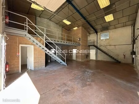 local d'activité 303 m²