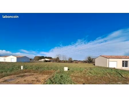 terrain 816 m² meursac