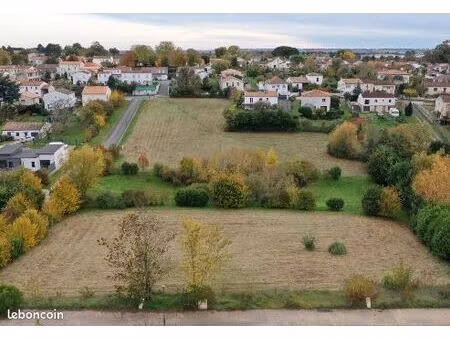 terrain 603 m² saintes