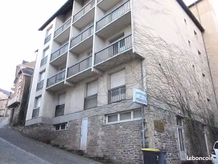 immeuble 2 800 m² uzerche