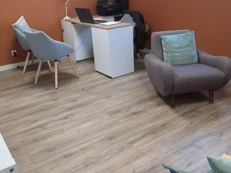 bureau 16m2 dans centre médical