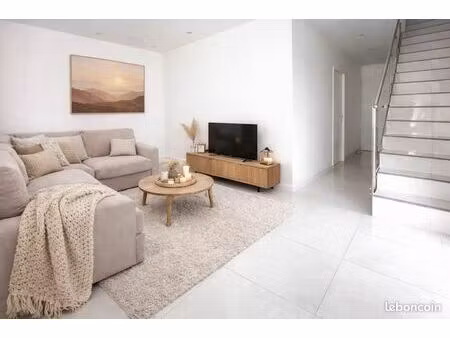 maison moderne à carbon-blanc (10min de bordeaux)