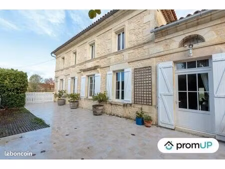 maison 8 pièces 210 m²