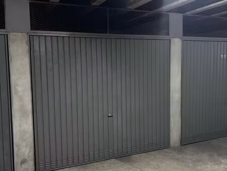 ?️box fermé à louer – soirs de match – parc des princes