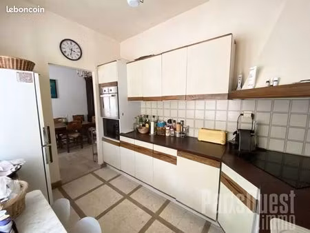 maison 9 pièces 230 m²