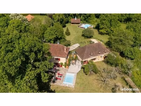 46350 - propriété en pierre dans la vallée de la dordogne avec deux maisons  piscines et t