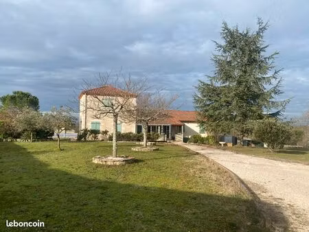 belle maison familiale avec piscine