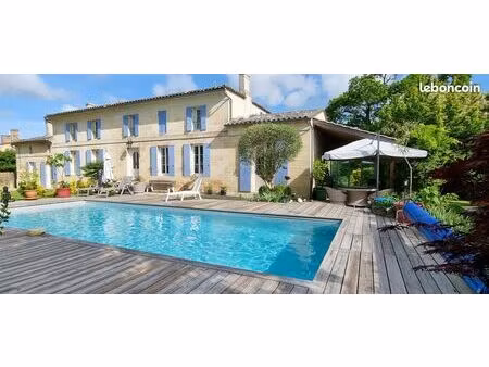 maison 7 pièces avec piscine- 270 m2e