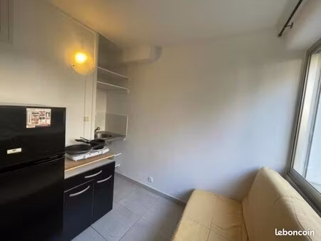 studio 1 pièce 13 m²
