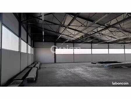 local bureaux 1 219 m²