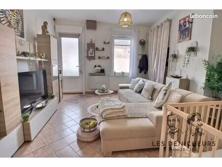 maison 8 pièces 84 m²