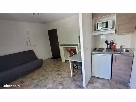 studio meublé 18m2 proche gare  iut2  et presqu’île