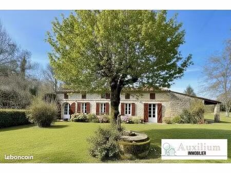 propriété 9 pièces 196 m²