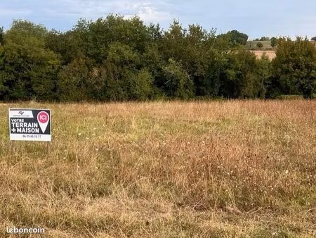 terrain 2 792 m² poursac