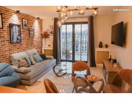 appartement de deux chambres et une salle de bain