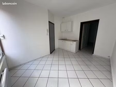 location studio lens