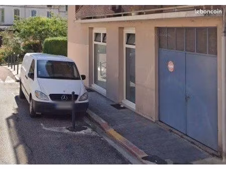 parking/box 1 pièce voiron