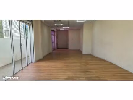 local 107 m² saint-martin-d'hères