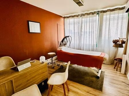 salle dans cabinet pluridisciplinaire