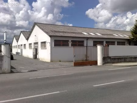 grand entrepôt à louer  coarraze (64800)  idéal pour stockage  transporteur  activité comm