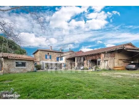 maison 8 pièces 148 m²