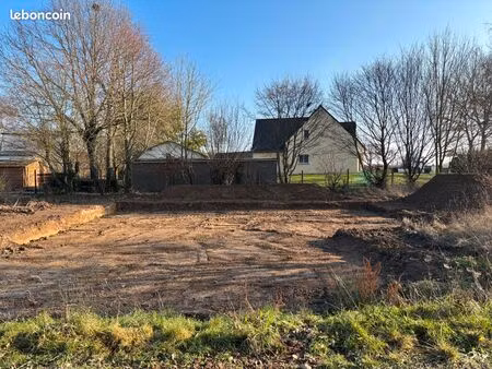 a vendre : terrain constructible   pc ok   idéal investissseur (2 maisons)