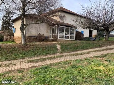 belle maison ancienne avec vue - pisieu