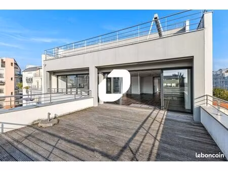 bureaux 234 m²