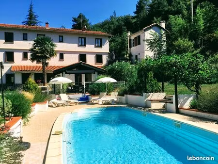 maison 565 m² sahorre