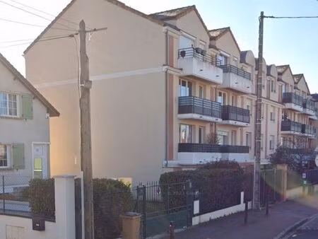 place parking à louer - résidence sécurisée