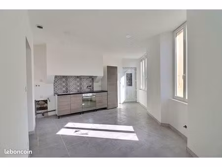 immeuble 7 pièces 154 m²