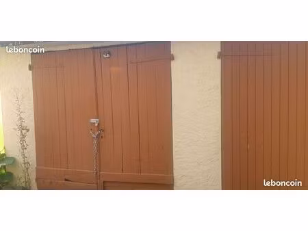 box de stockage proche place des romains