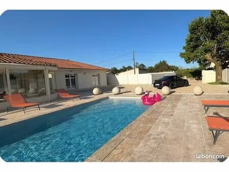 maison t5 meublée à louer 4 chambres  piscine et véranda climatisée