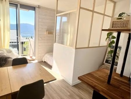 studio cabine avec balcon/les angles/vue lac