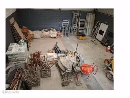 entrepôt local industriel