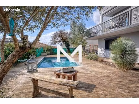 maison 7 pièces 229 m²