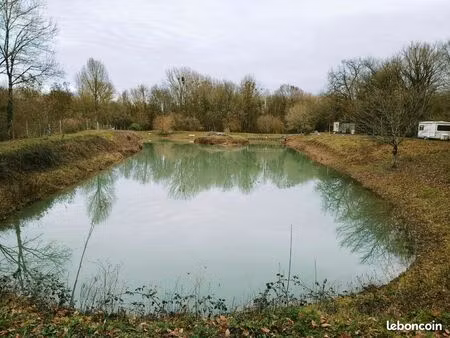 étang avec terrain