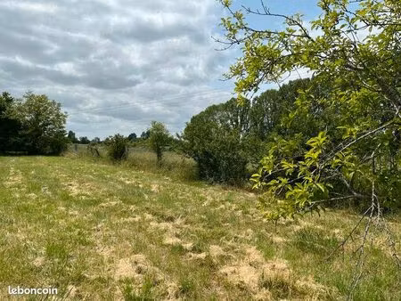terrain 2 005 m² la couronne