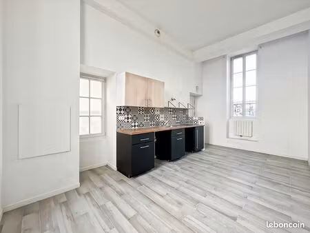 studio 1 pièce 30 m²