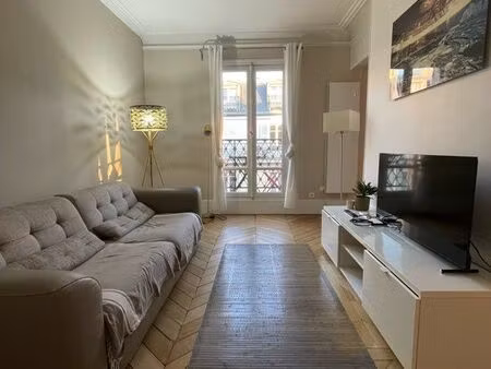 f2 meublé lumineux avec balcon