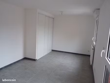 local/bureau cabinet paramédical gare centre