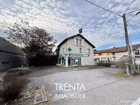local commercial  parapharmacie 144 m² renage