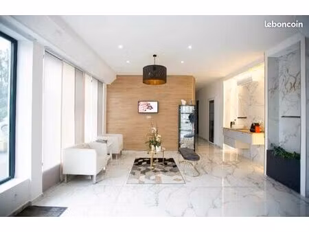 rare vente local commercial entièrement restauré