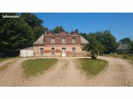 propriété avec maison 5 bâtiment 4ha
