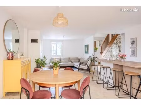 pavillon 7 pièces 135 m²