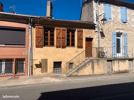 petite maison de ville t2 de 65m2 centre-ville de mauvezin
