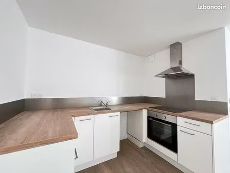 belle maison rénovée avec extérieur