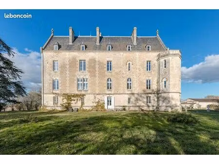 appartement 20 pièces 900 m²