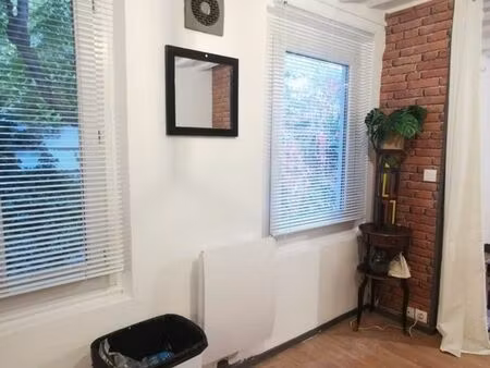 à louer logement 24m2 dans immeuble étudiant