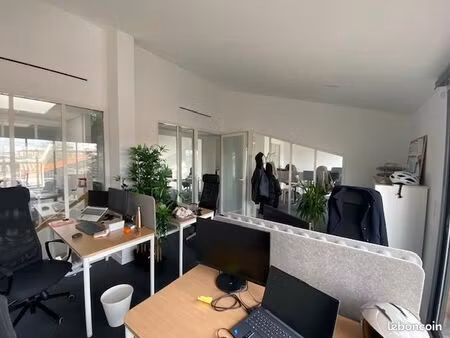 direct propriétaire – a louer 2 bureaux privatifs de 20 m² avec terrasse